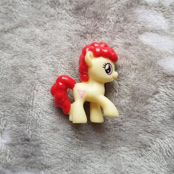 My Little Pony Figure Twist Yellow Red MLP G4 Mini Figurine - Picture 1 of 2